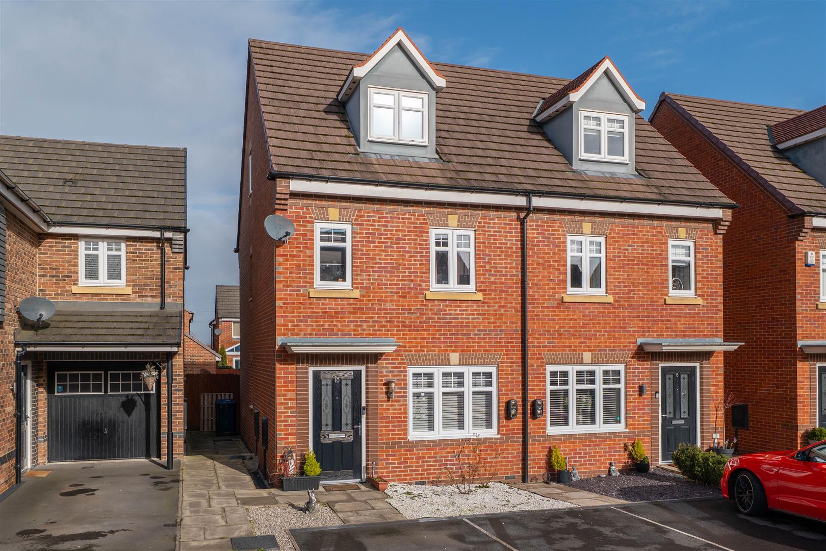 3 bed property in Pennington Drive, Leyland